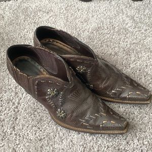 Cowgirl leather shoes